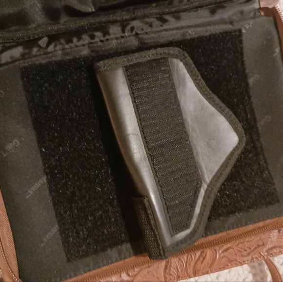 Concealed Carry Tan Tooled Cowhide Organizer Crossbody by Gun Tote'n Mamas EUC - Picture 13 of 16